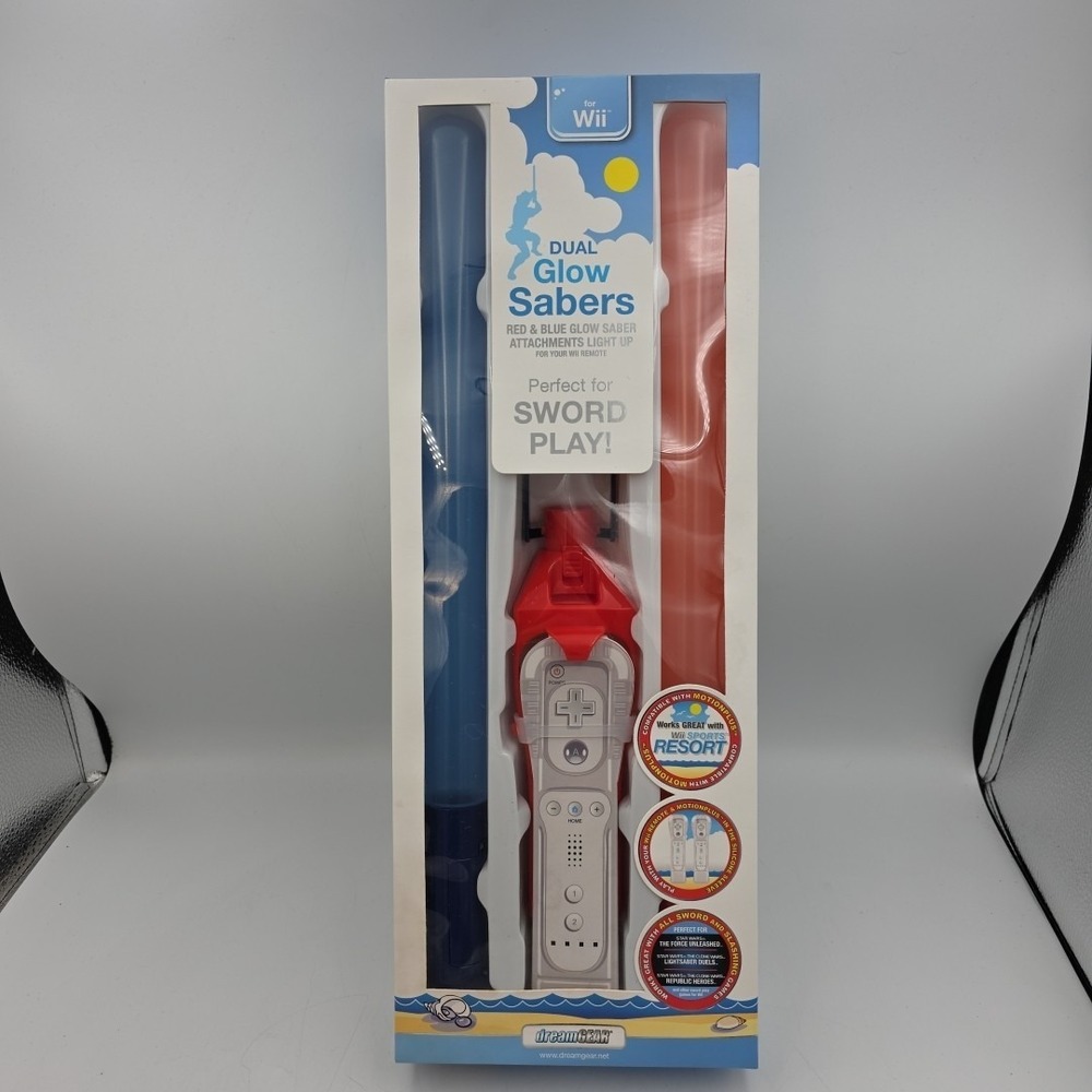DUAL GLOW SABERS RED & BLUE FOR WII BY DREAMGEAR BRAND NEW
